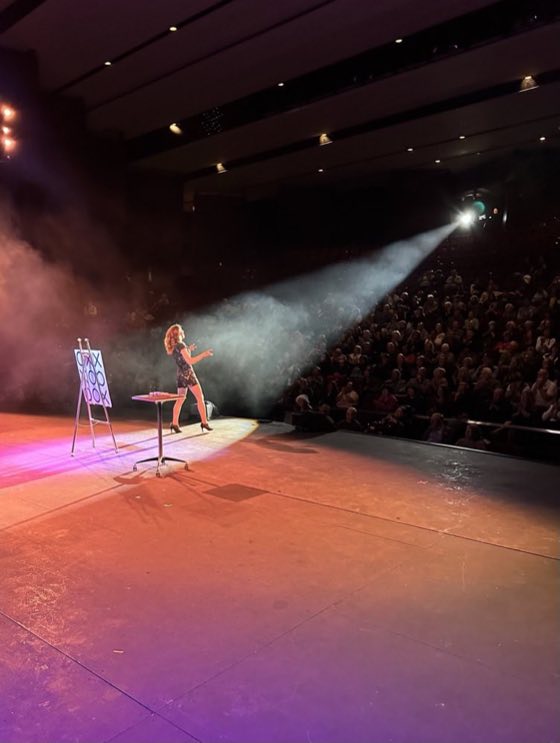 Jen Kramer | Las Vegas Headlining Magician & Corporate Events